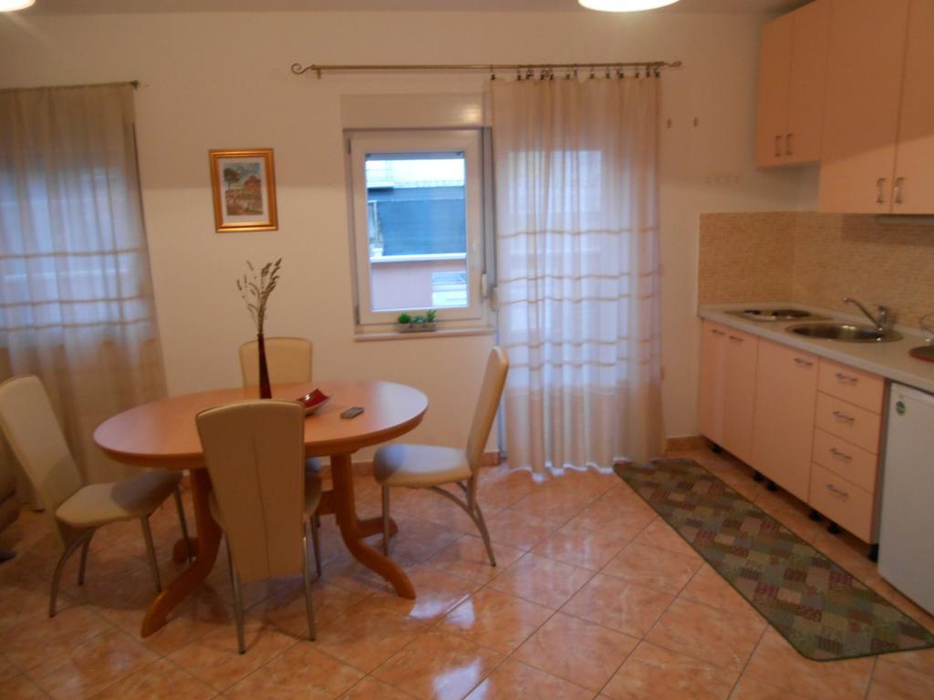 Apartments Luvi Trogir Bilik gambar